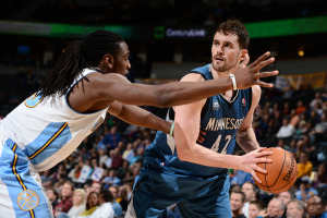 Orlando's Aaron Afflalo could be included in the potential trade Nuggets-Wolves trade. (Garrett Ellwood/Getty Images)